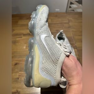Size 9 women’s.  Nike VaporMax